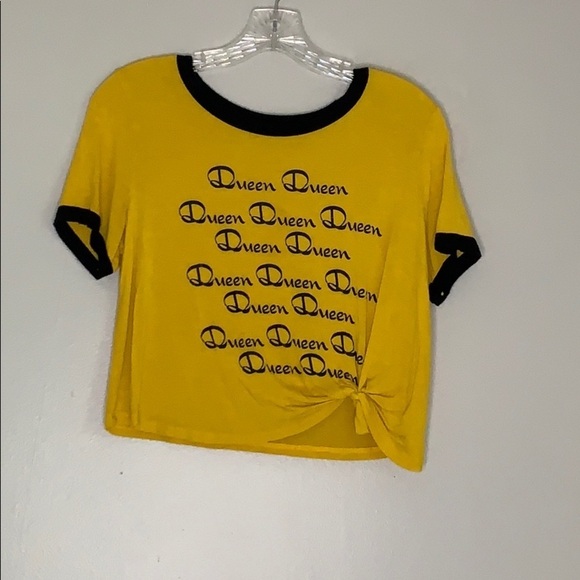 Miss Popular Graphic Queen on Repeat front Knot Crop Top Yellow medium T-shirt - Picture 1 of 6